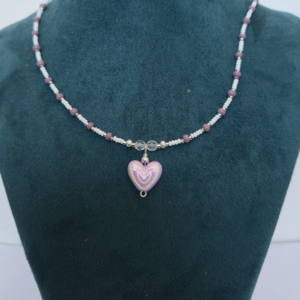 Collar Corazon - Mostacillas Vidrio y Corazon Acrilico Lila