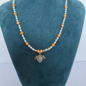 Collar Corazon - Perlas con cristales naranja y dije pewter