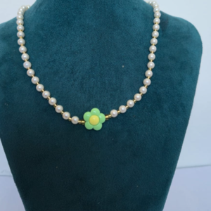 Collar Corazon - Perlas con Corazón Acrílico Amarillo y Verde