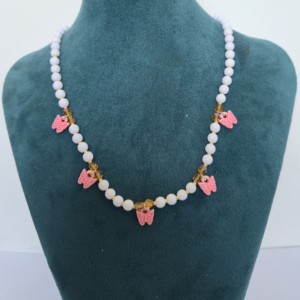 Collar Mariposa - perlas acrilicas con 5 dijes acrilico rojo