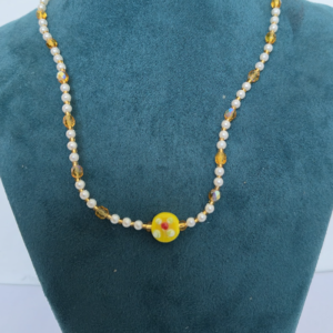 Collar Morano - Perlas Con Cristales y Dije Amarillo