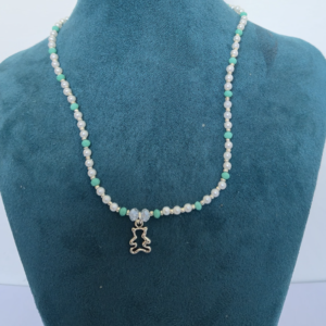 Collar Osito - Perlas con cristales verdes y dije pewter